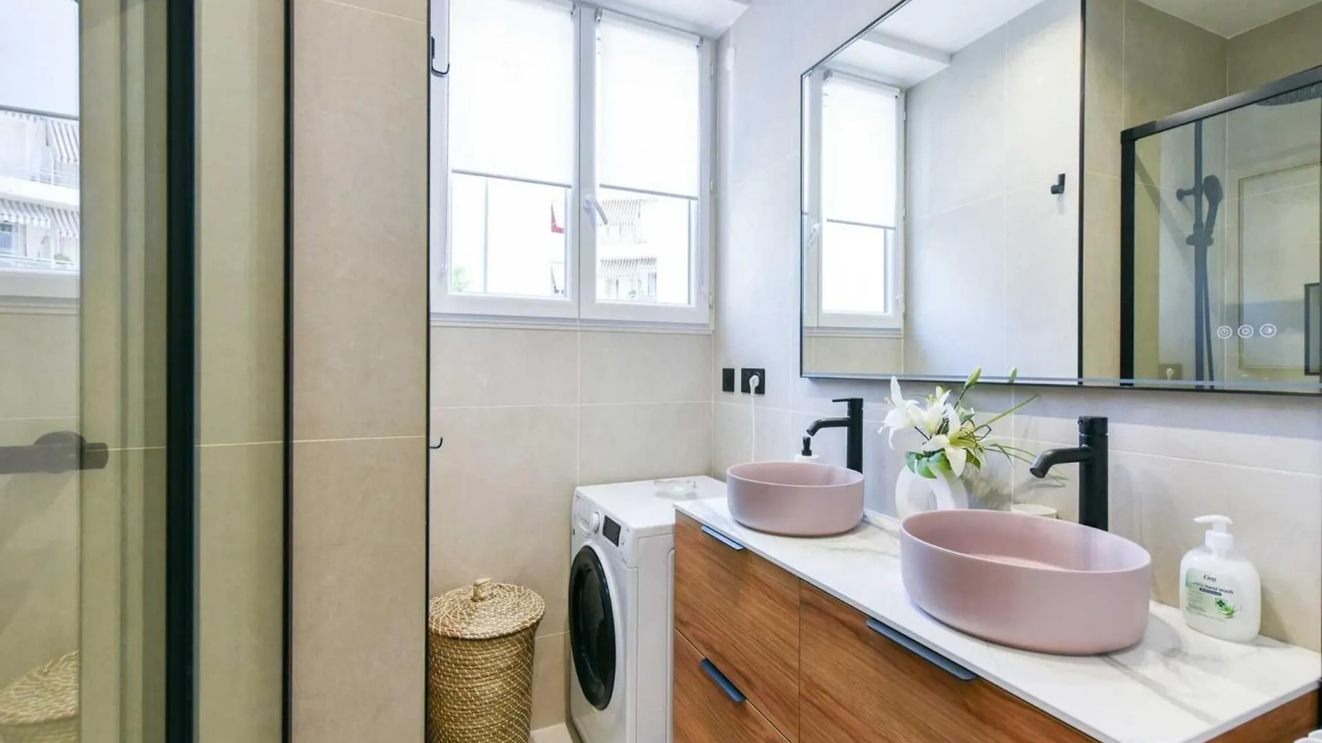 Cosy Apartment With Parking - Cannes - Mobility Lease France